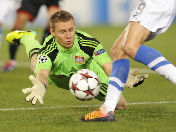 并提升了他 并提升了他