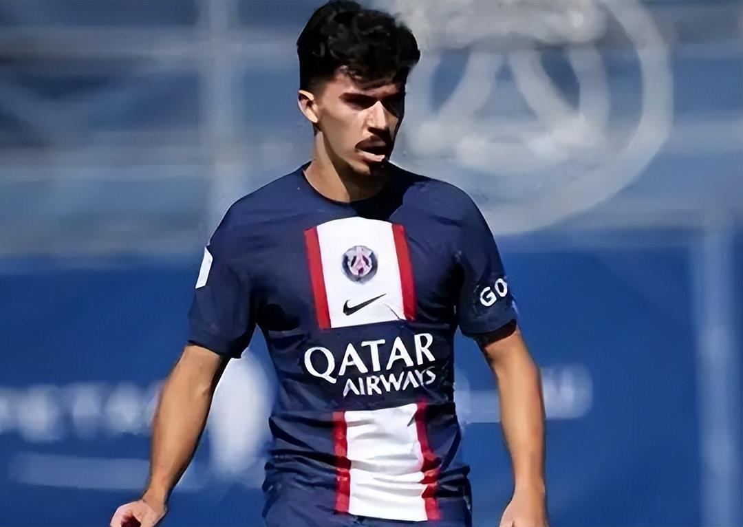 己的每一个 己的每一个